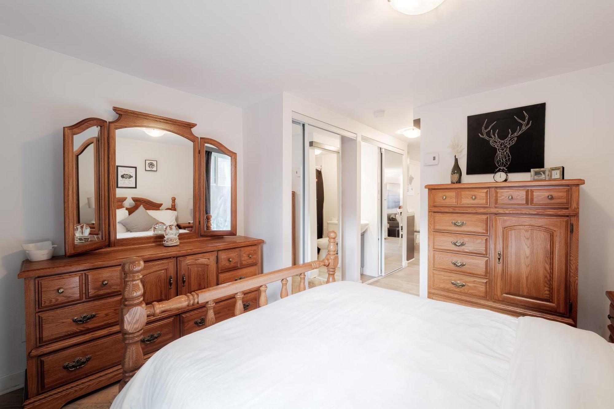 Chez Sarah: Montreal Themed Cozy Loft Lejlighed Eksteriør billede